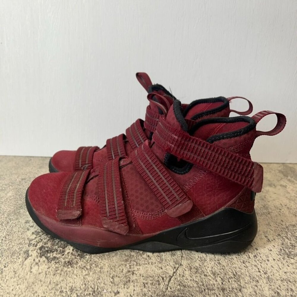 Nike  LeBron  Soldier 11  High Team  Burgundy Size 5.5Y